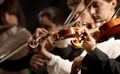 Quelques violonistes féminins ayant du mal à gérer en tant que parents dans la musique classique 
