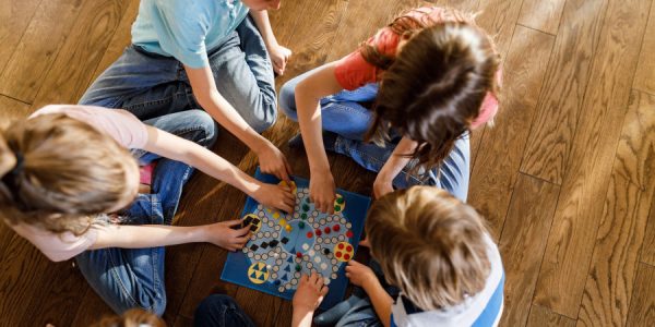Avantages ludo-éducatifs des jeux de sociétés pour les enfants