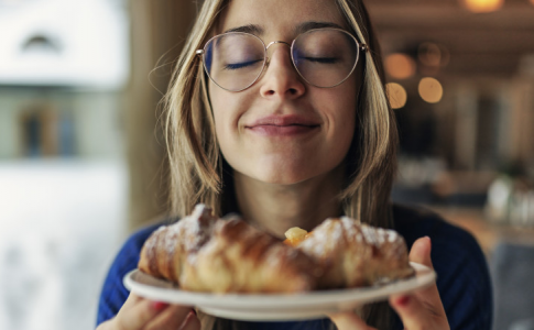 Prendre son petit-déjeuner booste le moral dès le matin.