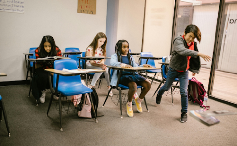 Des élèves en salle de classe.