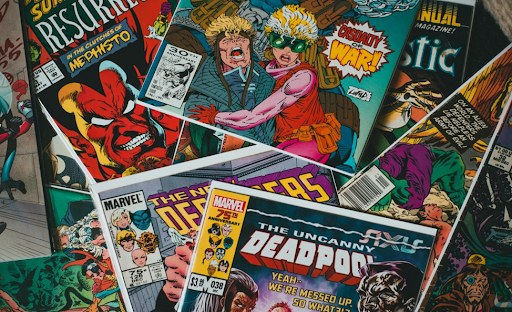 Plusieurs livres de bande dessinée.