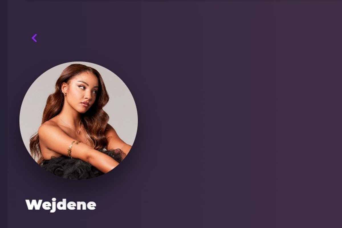 Wejdene sur Playup