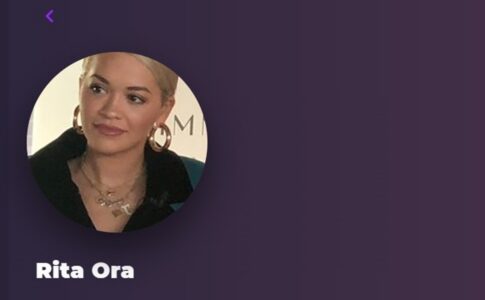 Rita Ora sur Playup