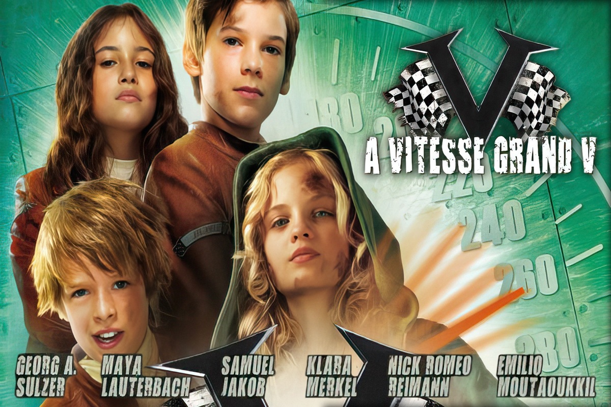 Les quatre enfants du film de course À Vitesse Grand V