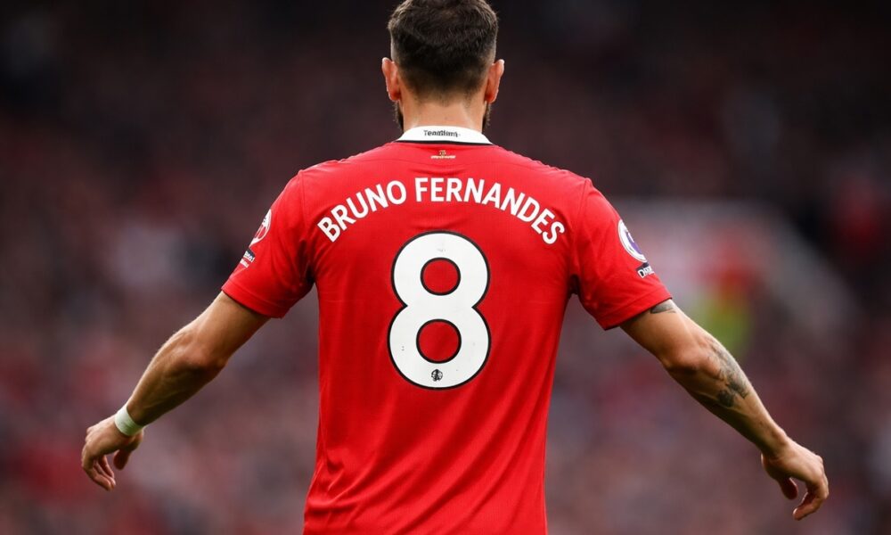 Bruno Fernandes avec le maillot de Manchester United
