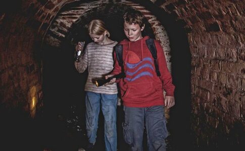 Une scène du film d'aventure familiale Double Trouble