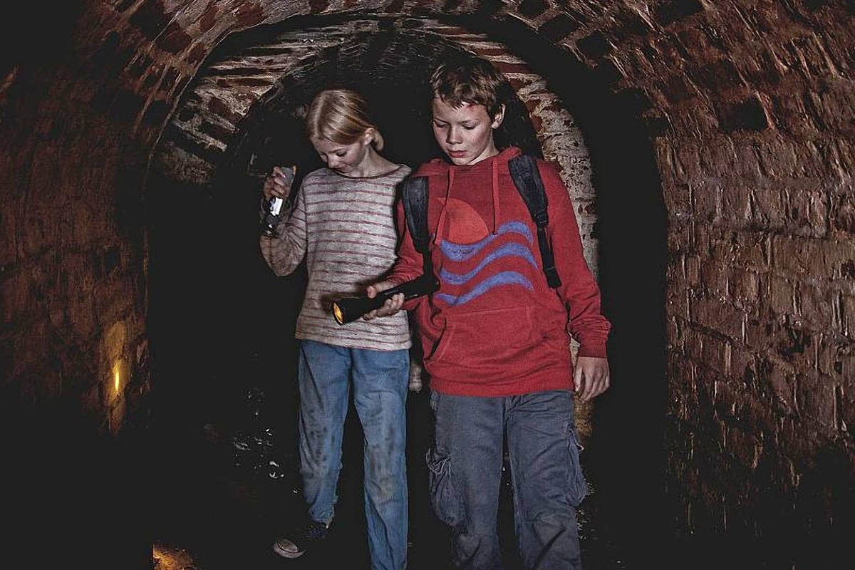 Une scène du film d'aventure familiale Double Trouble