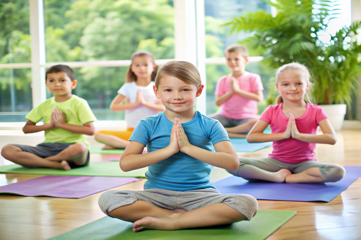 des enfants qui font du yoga