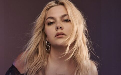 La chanteuse Louane