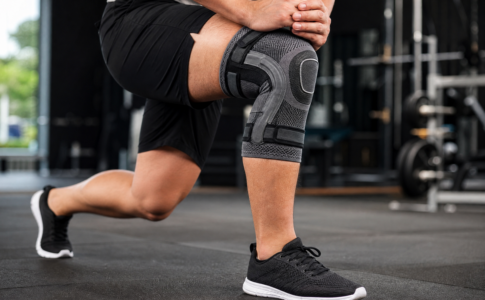 Genouillère de compression pour sécuriser l'articulation pendant l'effort.