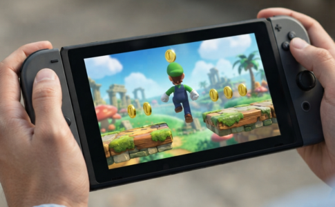Un jeu vidéo Luigi sur une console portable